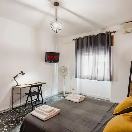 5 Minuti A Piedi Dal Centro, Con Wi-fi E Aria Condizionata Appartement